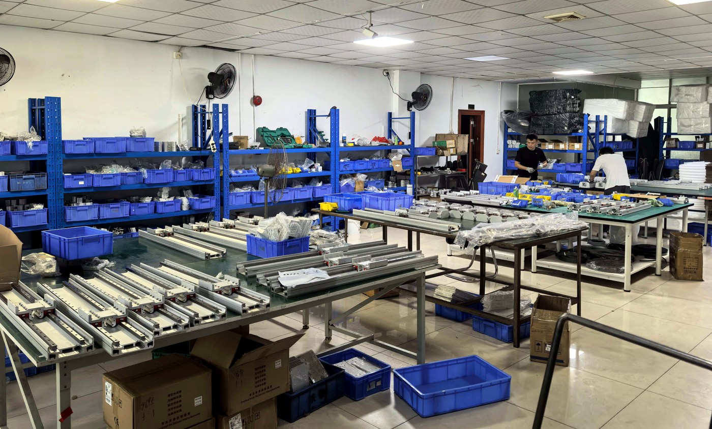 总装车间 Assembly Workshop
