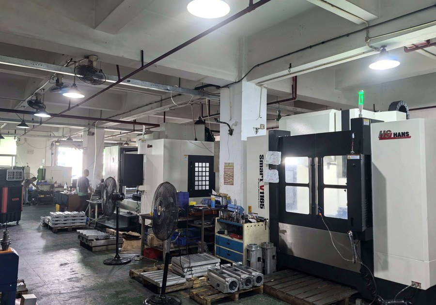 CNC加工车间 Precision CNC Machining Workshop