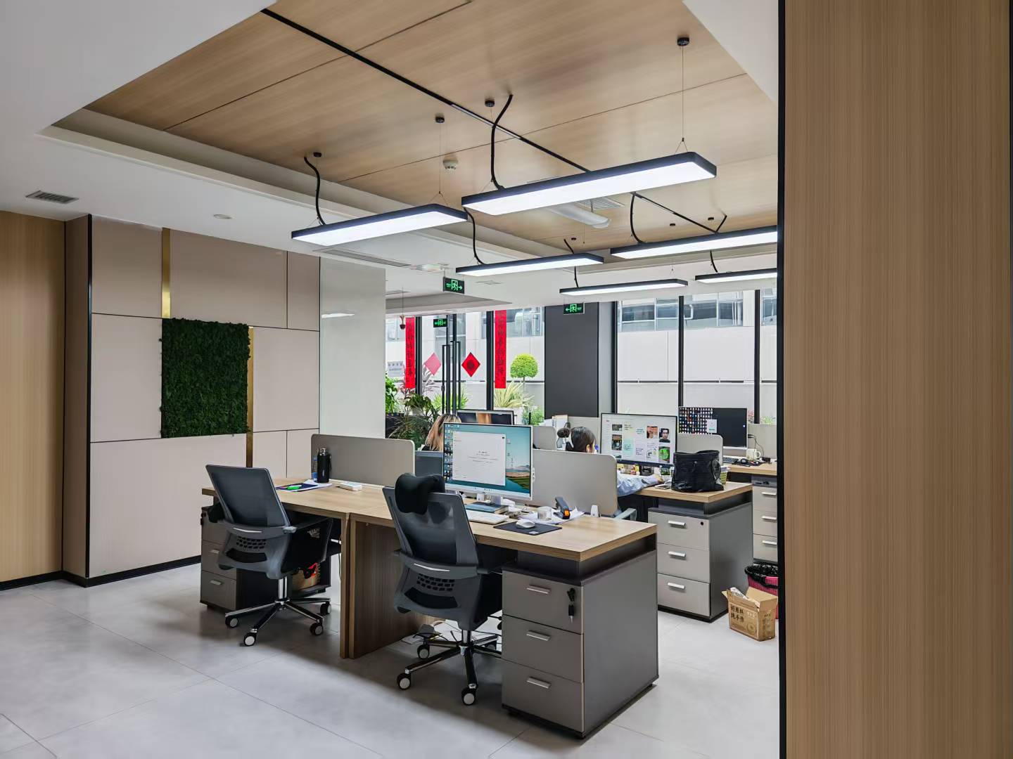 Miracle Business Consulting office workspace
